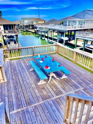 333 Schooner Drive, Freeport, TX 77541