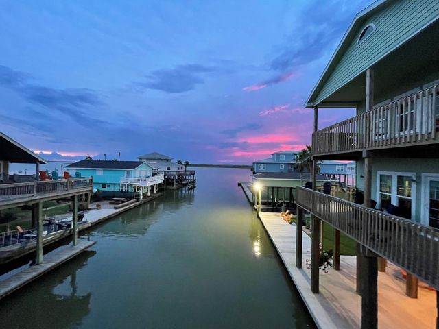 333 Schooner Drive, Freeport, TX 77541