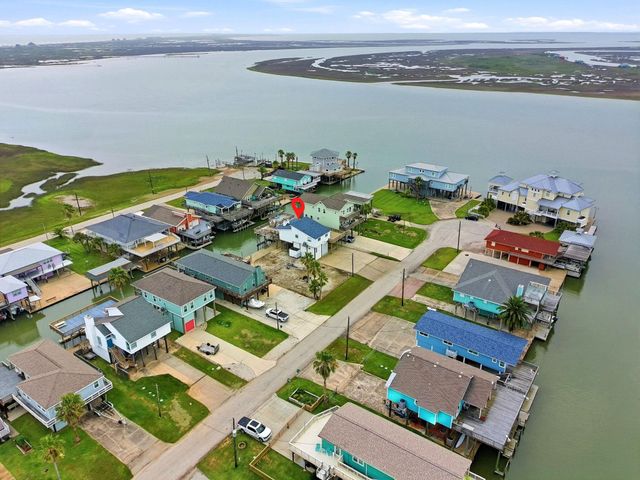 333 Schooner Drive, Freeport, TX 77541