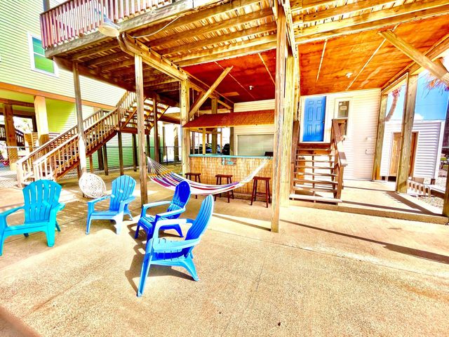 333 Schooner Drive, Freeport, TX 77541