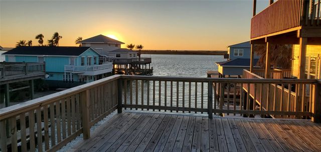 333 Schooner Drive, Freeport, TX 77541