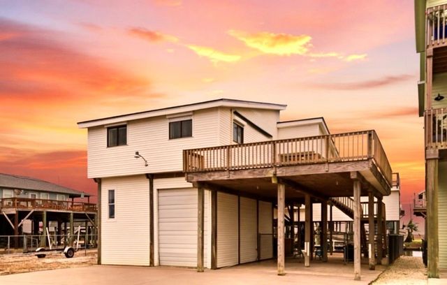 333 Schooner Drive, Freeport, TX 77541