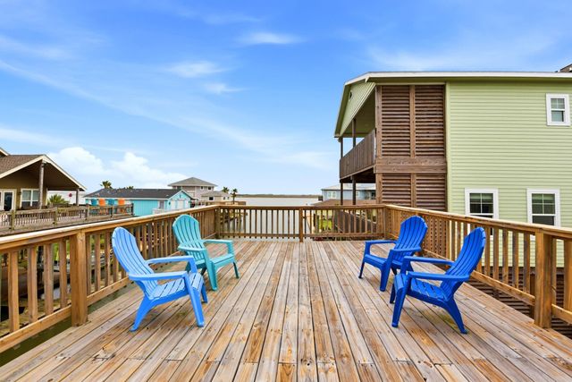333 Schooner Drive, Freeport, TX 77541