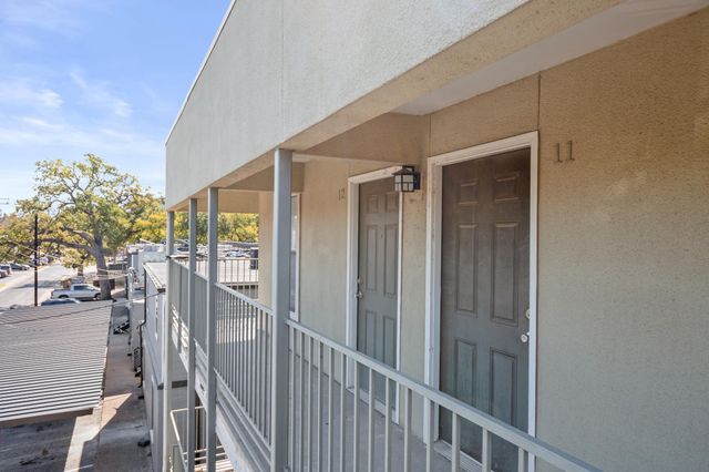 210 W 38th ST 11, Austin, TX 78705