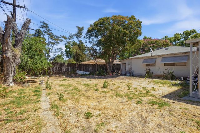 1705 Stetson Ave, Modesto, CA 95350