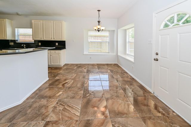 11125 31st Avenue N, Texas City, TX 77591