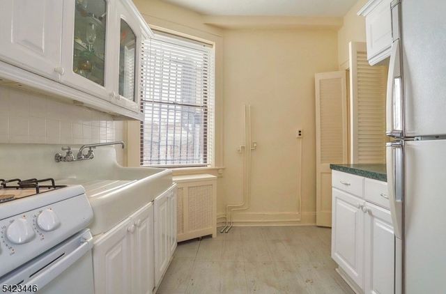 33 62Nd St 4A, West New York Town, NJ 07093