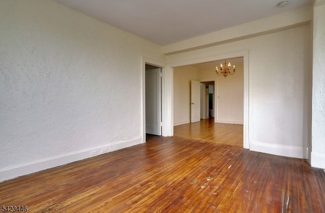 33 62Nd St 4A, West New York Town, NJ 07093