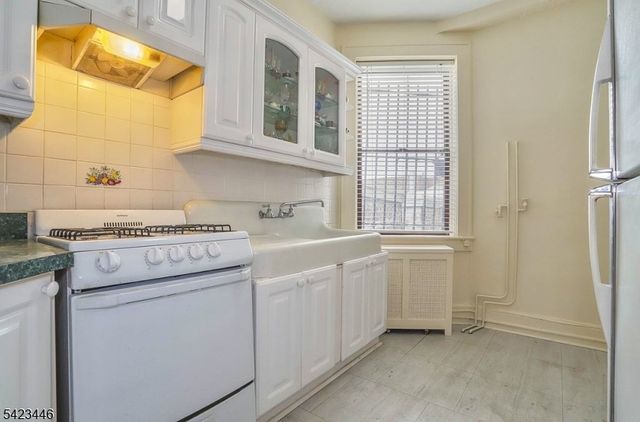 33 62Nd St 4A, West New York Town, NJ 07093