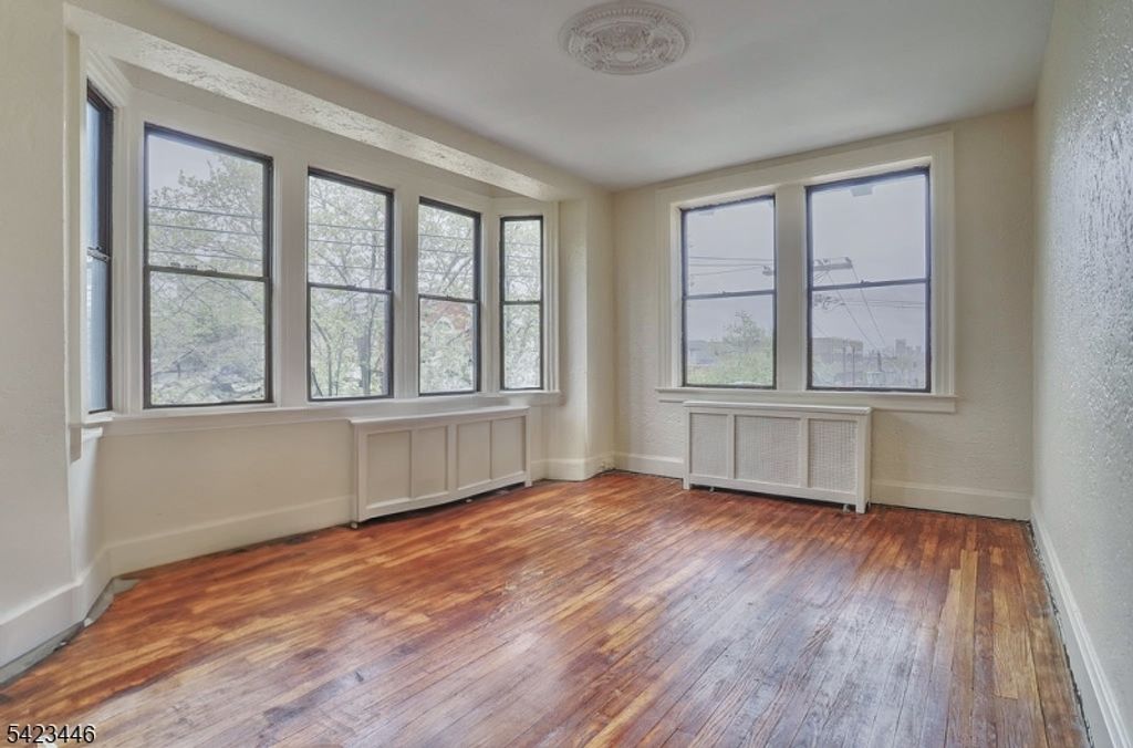 33 62Nd St 4A, West New York Town, NJ 07093
