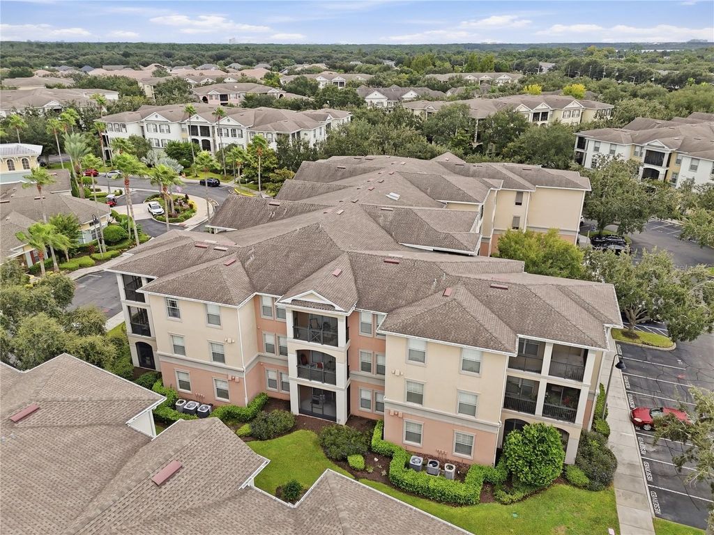 Image 1 of property listing at 8168 BOAT HOOK LOOP 302, Windermere, FL 34786