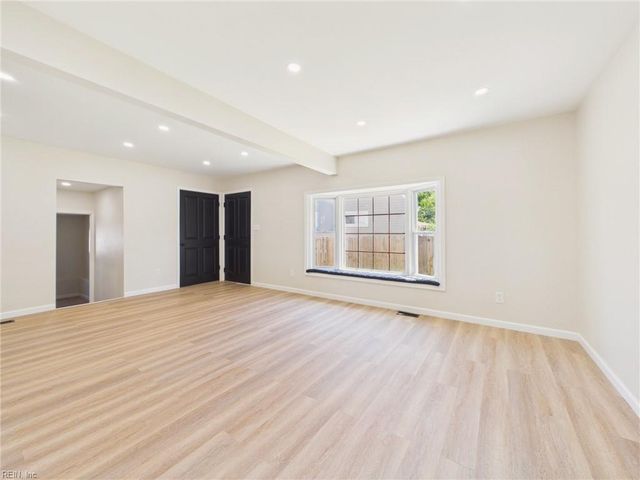 4801 Peachcreek LN, Virginia Beach, VA 23455