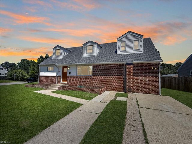 4801 Peachcreek LN, Virginia Beach, VA 23455