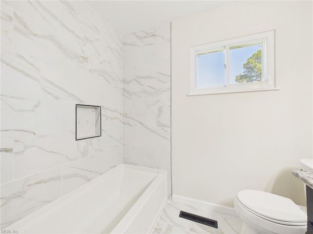 4801 Peachcreek LN, Virginia Beach, VA 23455