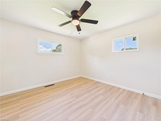 4801 Peachcreek LN, Virginia Beach, VA 23455