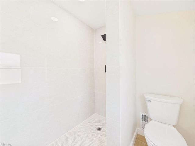 4801 Peachcreek LN, Virginia Beach, VA 23455