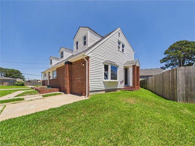 4801 Peachcreek LN, Virginia Beach, VA 23455