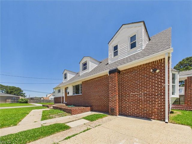 4801 Peachcreek LN, Virginia Beach, VA 23455