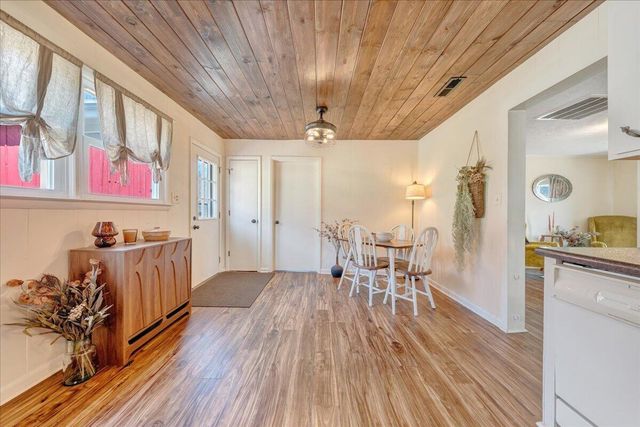 1006 Little Catawba Creek RD, Troutville, VA 24175