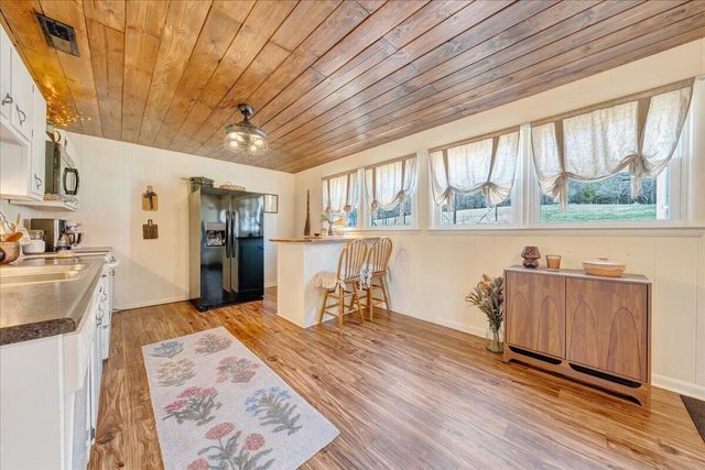 1006 Little Catawba Creek RD, Troutville, VA 24175