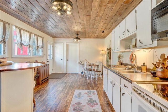 1006 Little Catawba Creek RD, Troutville, VA 24175