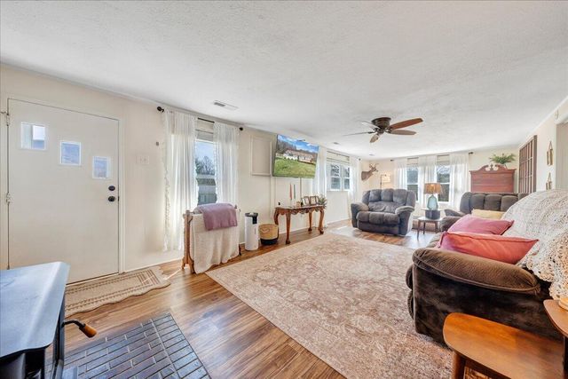 1006 Little Catawba Creek RD, Troutville, VA 24175