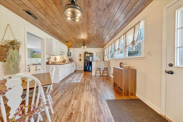 1006 Little Catawba Creek RD, Troutville, VA 24175