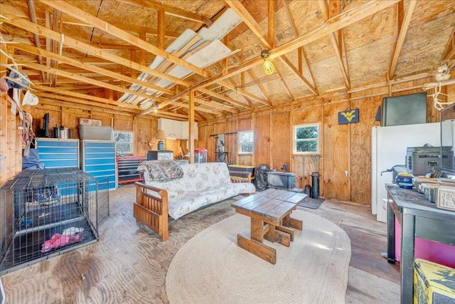 1006 Little Catawba Creek RD, Troutville, VA 24175