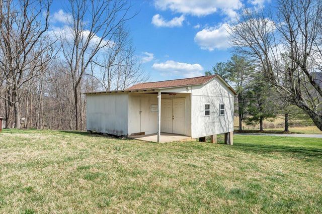 1006 Little Catawba Creek RD, Troutville, VA 24175