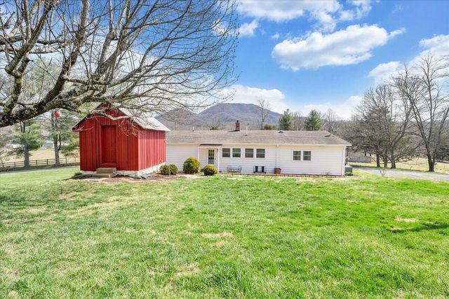 1006 Little Catawba Creek RD, Troutville, VA 24175