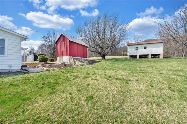 1006 Little Catawba Creek RD, Troutville, VA 24175