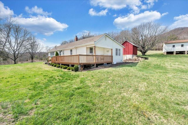 1006 Little Catawba Creek RD, Troutville, VA 24175
