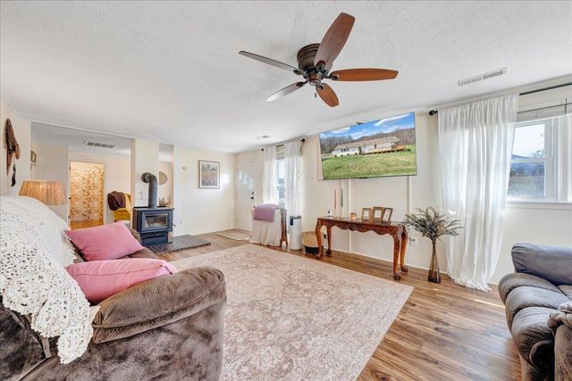 1006 Little Catawba Creek RD, Troutville, VA 24175