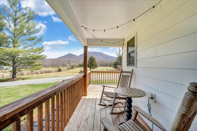 1006 Little Catawba Creek RD, Troutville, VA 24175