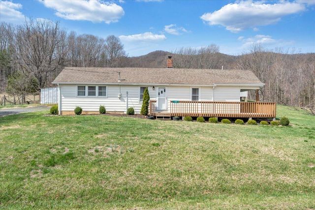 1006 Little Catawba Creek RD, Troutville, VA 24175