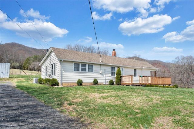 1006 Little Catawba Creek RD, Troutville, VA 24175