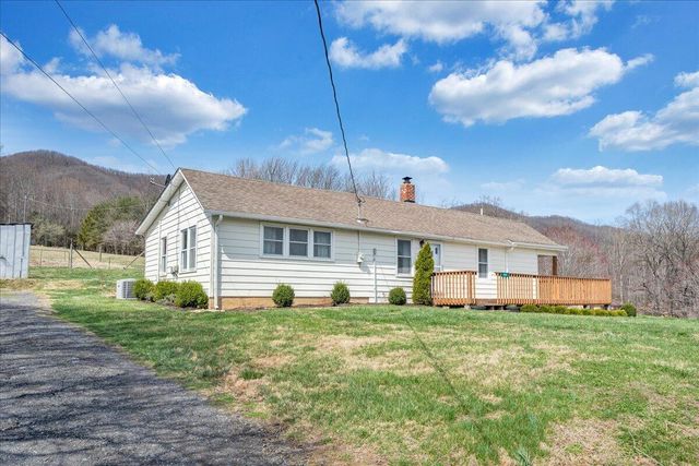 1006 Little Catawba Creek RD, Troutville, VA 24175