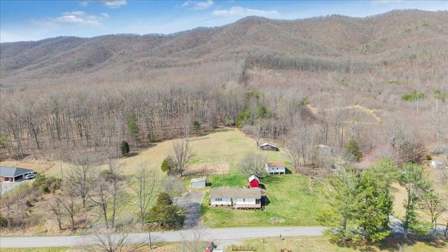 1006 Little Catawba Creek RD, Troutville, VA 24175