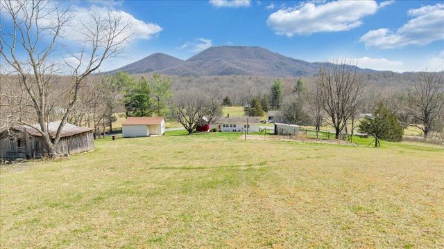 1006 Little Catawba Creek RD, Troutville, VA 24175