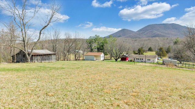 1006 Little Catawba Creek RD, Troutville, VA 24175