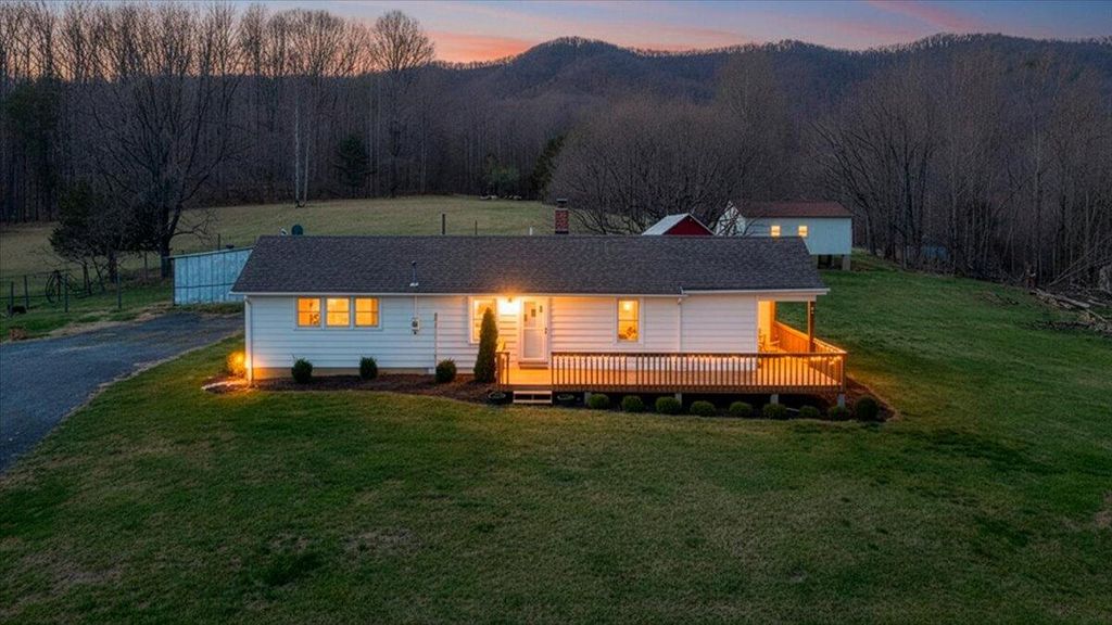 1006 Little Catawba Creek RD, Troutville, VA 24175