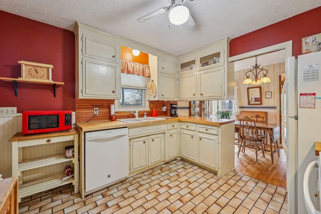 2639 Cedar Crest Road E, Minnetonka, MN 55305