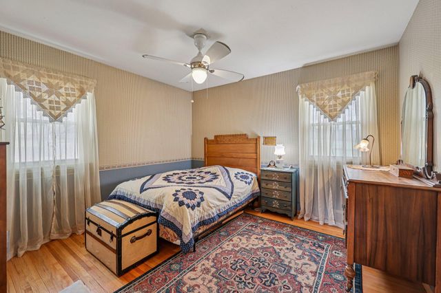 2639 Cedar Crest Road E, Minnetonka, MN 55305