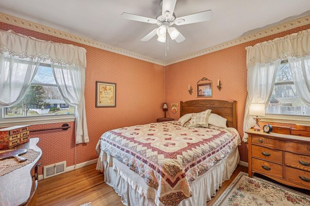 2639 Cedar Crest Road E, Minnetonka, MN 55305