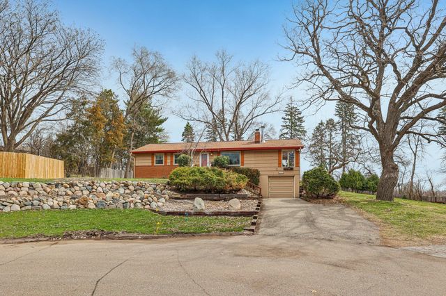 2639 Cedar Crest Road E, Minnetonka, MN 55305