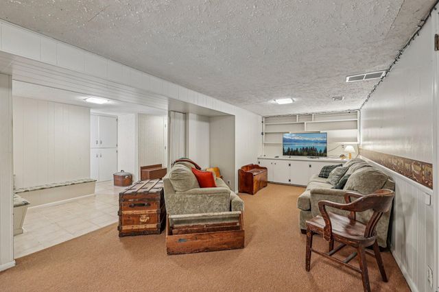 2639 Cedar Crest Road E, Minnetonka, MN 55305