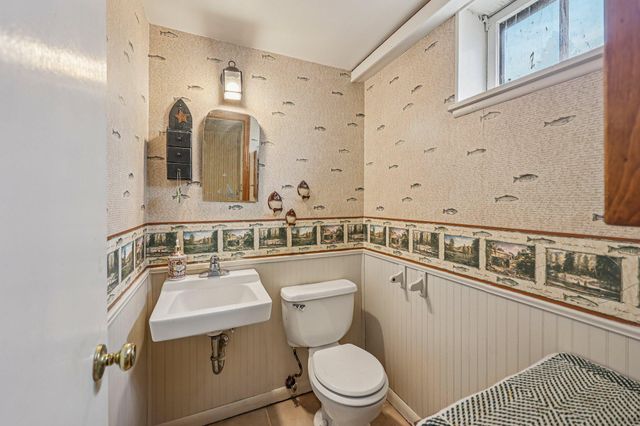 2639 Cedar Crest Road E, Minnetonka, MN 55305