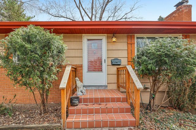 2639 Cedar Crest Road E, Minnetonka, MN 55305