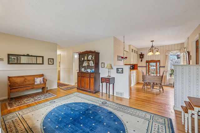 2639 Cedar Crest Road E, Minnetonka, MN 55305