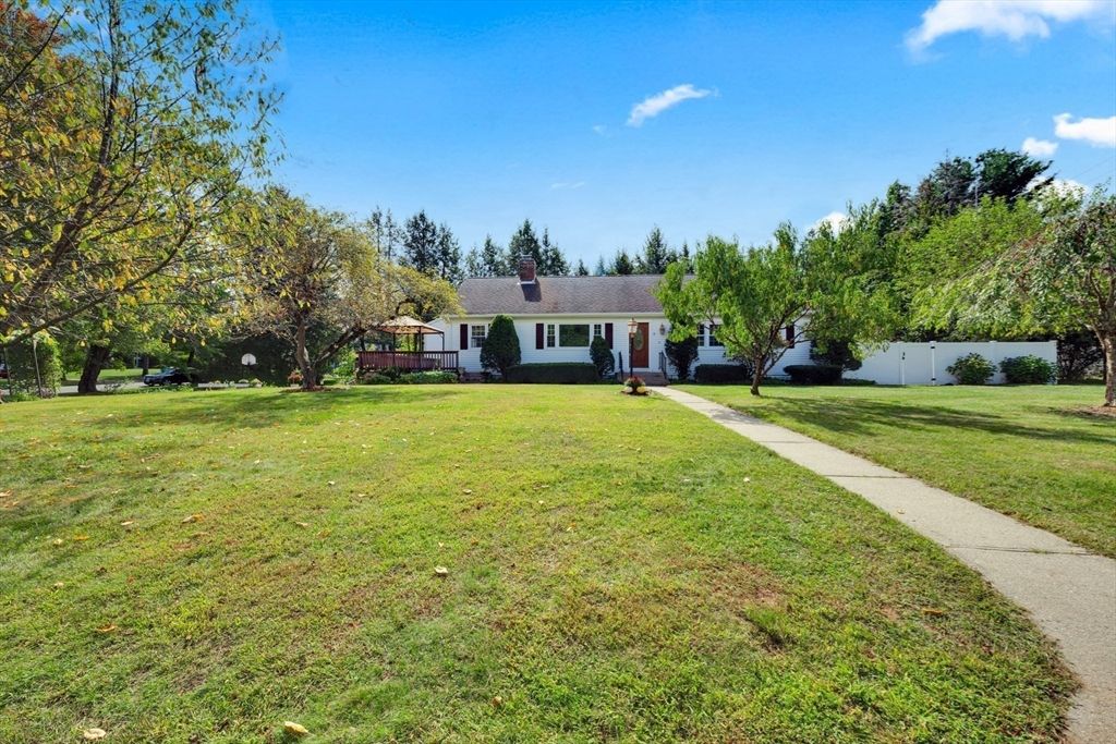 6 Katie St, Wilbraham, MA 01095